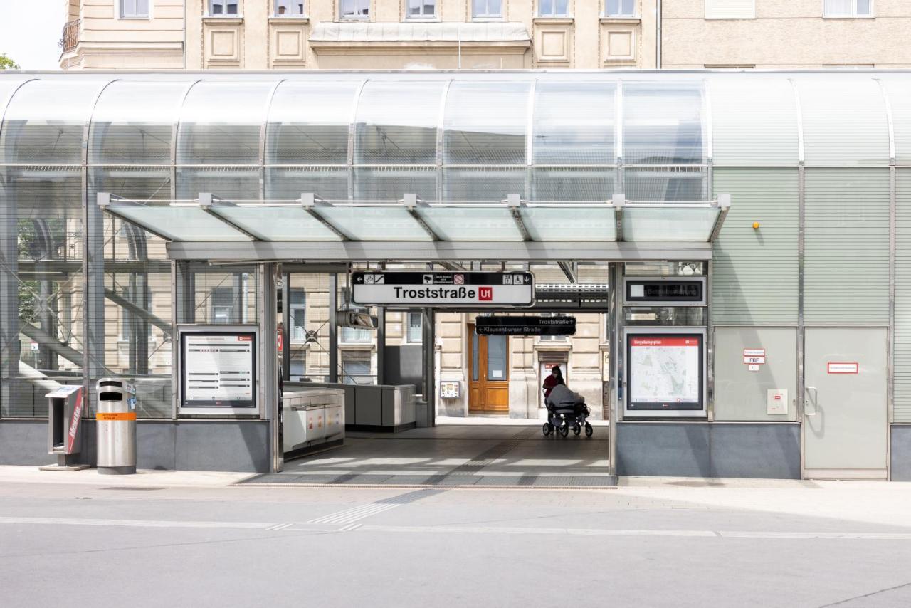 Spacious Station Apartment Vienna